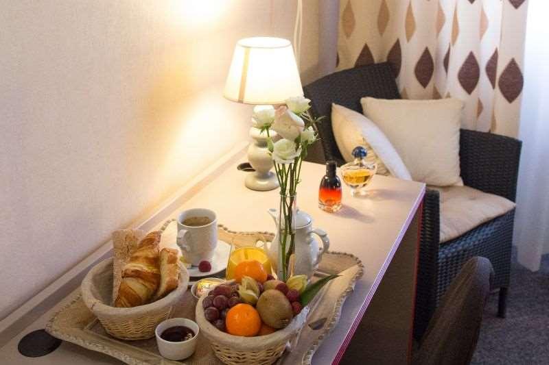 Brit Hotel Le Cygne Сент-Илер-дю-Аркуэ Номер фото