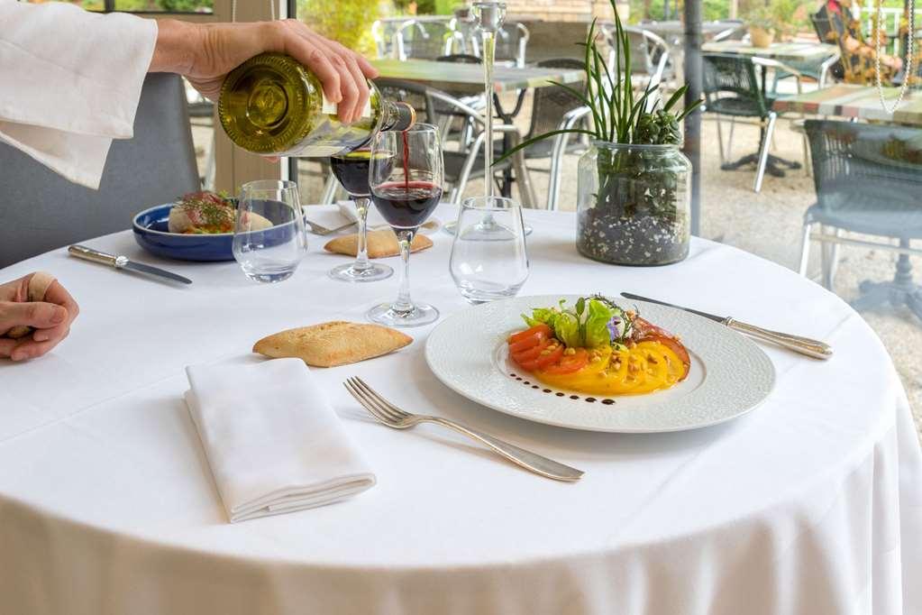 Brit Hotel Le Cygne Сент-Илер-дю-Аркуэ Ресторан фото